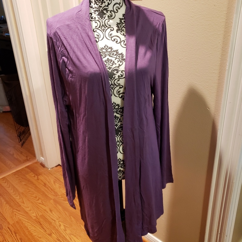 ๐3/$15 OR 6/$25!๐. Lilac Cardigan - Picture 2 of 4